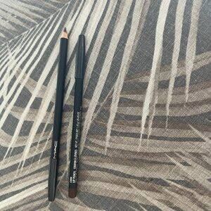 2 Full Size MAC Lip Liner Pencil / Color: CORK